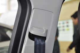 2012款福特福克斯两厢2.0L手自一体豪华运动型