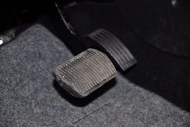 2012款福特福克斯两厢2.0L手自一体豪华运动型
