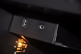 2012款福特福克斯两厢2.0L手自一体豪华运动型