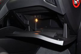 2012款福特福克斯两厢2.0L手自一体豪华运动型