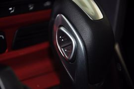 2012款福特福克斯两厢2.0L手自一体豪华运动型