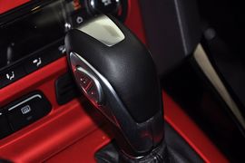 2012款福特福克斯两厢2.0L手自一体豪华运动型