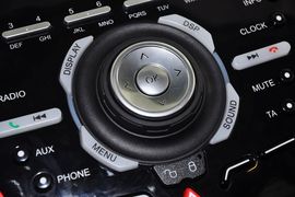 2012款福特福克斯两厢2.0L手自一体豪华运动型