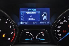 2012款福特福克斯两厢2.0L手自一体豪华运动型