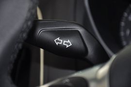 2012款福特福克斯两厢2.0L手自一体豪华运动型