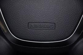 2012款福特福克斯两厢2.0L手自一体豪华运动型