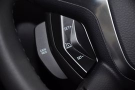 2012款福特福克斯两厢2.0L手自一体豪华运动型