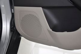 2012款福特福克斯三厢1.6L手动风尚型