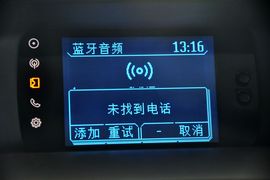 2012款福特福克斯三厢1.6L手动风尚型
