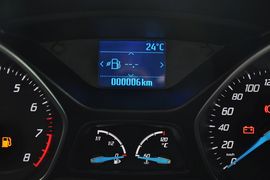 2012款福特福克斯三厢1.6L手动风尚型