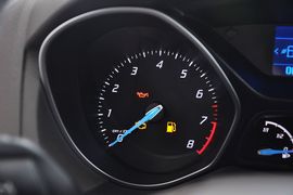 2012款福特福克斯三厢1.6L手动风尚型
