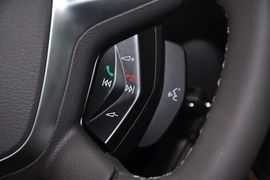 2012款福特福克斯三厢1.6L手动风尚型