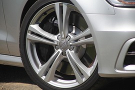 2012款奥迪S6德国试驾实拍