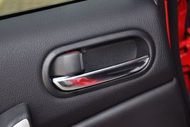 2012款一汽马自达睿翼轿跑车2.0L豪华版