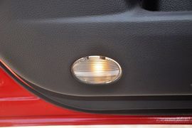 2012款一汽马自达睿翼轿跑车2.0L豪华版