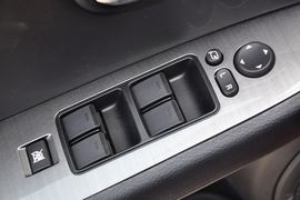 2012款一汽马自达睿翼轿跑车2.0L豪华版