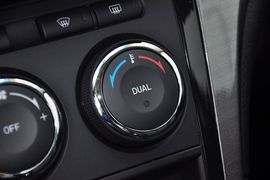 2012款一汽马自达睿翼轿跑车2.0L豪华版