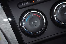 2012款一汽马自达睿翼轿跑车2.0L豪华版