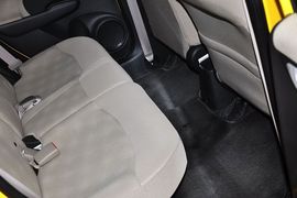 2011款广汽本田飞度1.3L自动舒适版