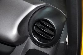 2011款广汽本田飞度1.3L自动舒适版