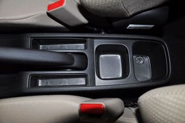 2011款广汽本田飞度1.3L自动舒适版