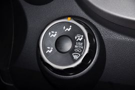 2011款广汽本田飞度1.3L自动舒适版