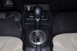 2011款广汽本田飞度1.3L自动舒适版