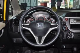 2011款广汽本田飞度1.3L自动舒适版