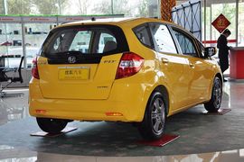 2011款广汽本田飞度1.3L自动舒适版