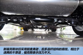 2012款福特福克斯两厢2.0L手自一体豪华运动型到店实拍