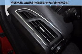 2012款福特福克斯两厢2.0L手自一体豪华运动型到店实拍