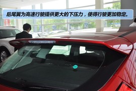 2012款福特福克斯两厢2.0L手自一体豪华运动型到店实拍