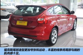 2012款福特福克斯两厢2.0L手自一体豪华运动型到店实拍