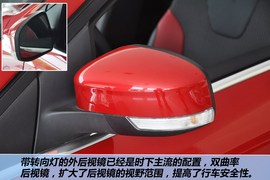 2012款福特福克斯两厢2.0L手自一体豪华运动型到店实拍