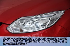 2012款福特福克斯两厢2.0L手自一体豪华运动型到店实拍