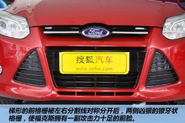 2012款福特福克斯两厢2.0L手自一体豪华运动型到店实拍