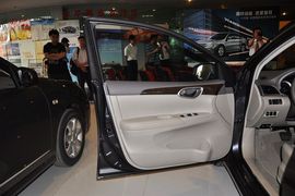 2012款东风日产新轩逸1.8L