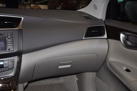2012款东风日产新轩逸1.8L