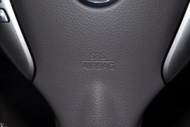 2012款东风日产新轩逸1.8L