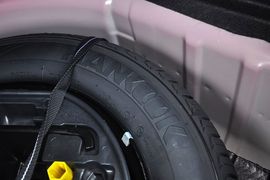 2012款东风雪铁龙新世嘉两厢1.6L自动乐享型