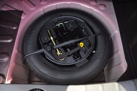2012款东风雪铁龙新世嘉两厢1.6L自动乐享型