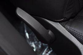 2012款东风雪铁龙新世嘉两厢1.6L自动乐享型