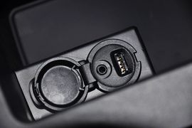 2012款东风雪铁龙新世嘉两厢1.6L自动乐享型