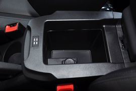 2012款东风雪铁龙新世嘉两厢1.6L自动乐享型