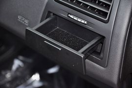 2012款东风雪铁龙新世嘉两厢1.6L自动乐享型
