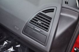 2012款东风雪铁龙新世嘉两厢1.6L自动乐享型