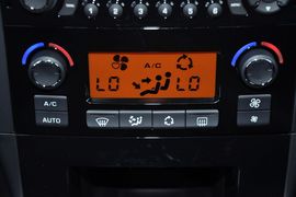 2012款东风雪铁龙新世嘉两厢1.6L自动乐享型