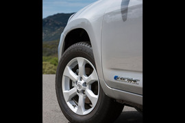 2013款丰田RAV4_EV