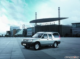   2008款日产锐骐多功能商务车