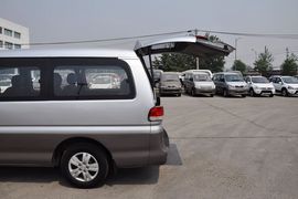 2012款风行菱智2.0L-Q3长轴舒适版